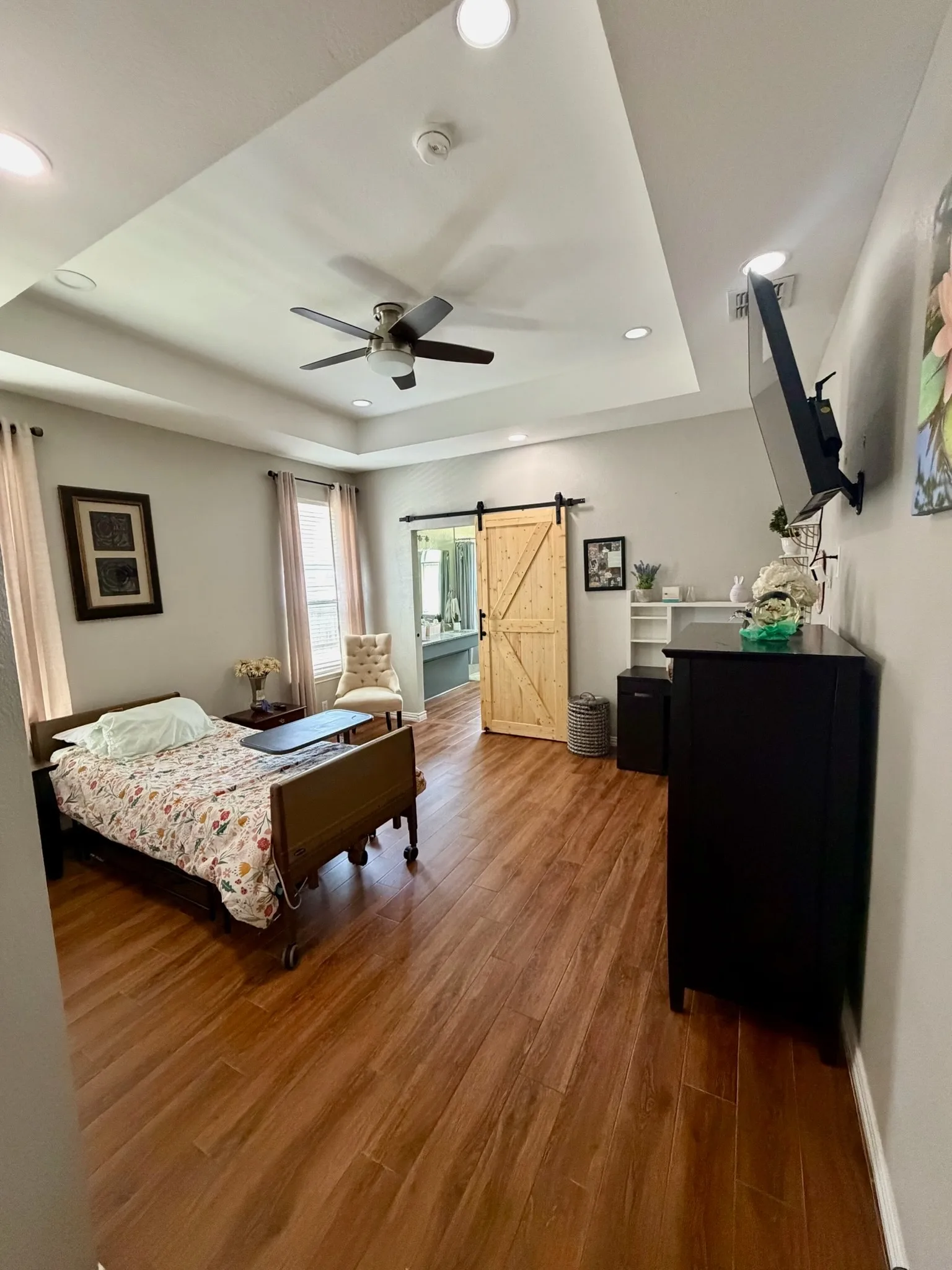 Spacious primary suite bedroom